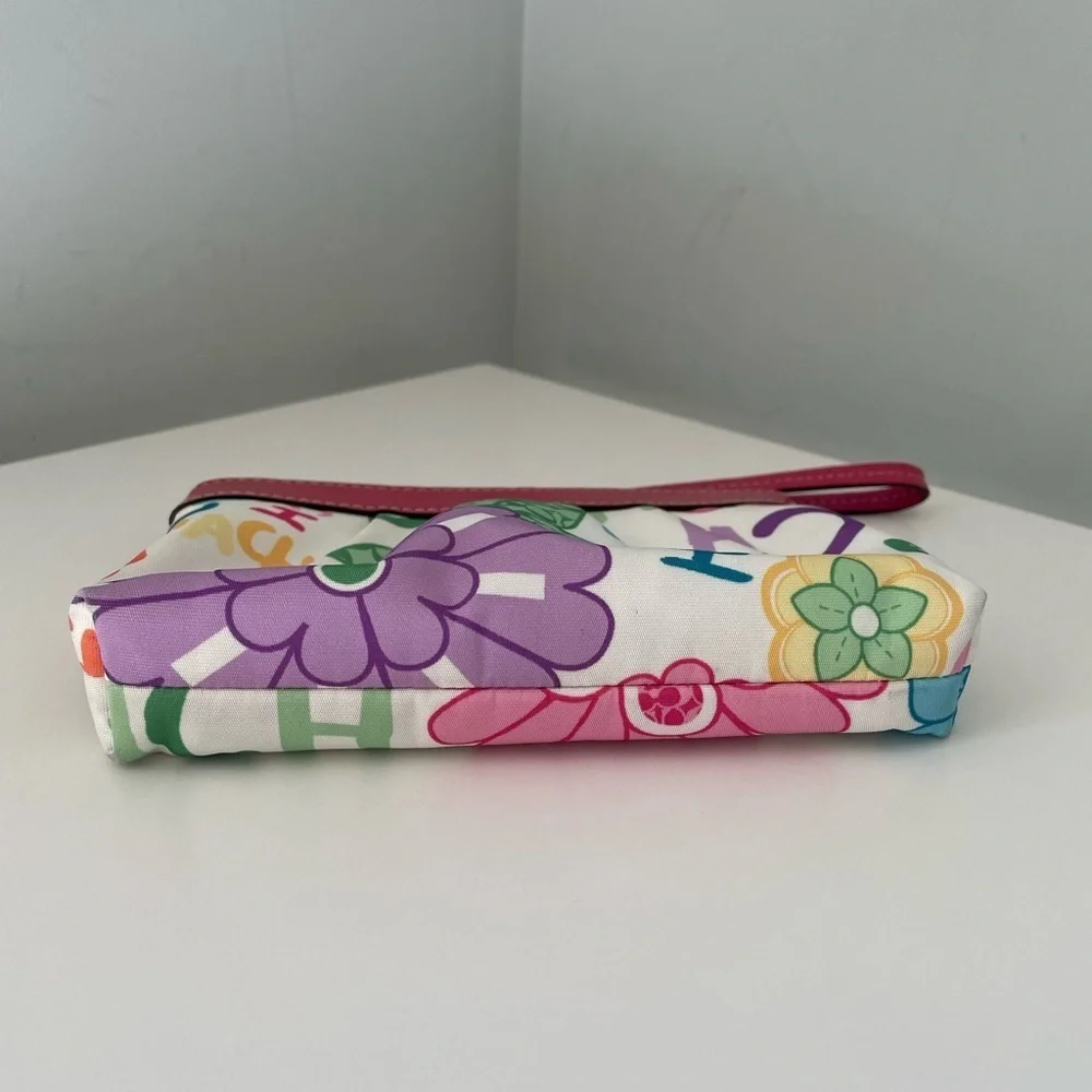 Coach Poppy Floral Wristlet | Vintage Y2k
